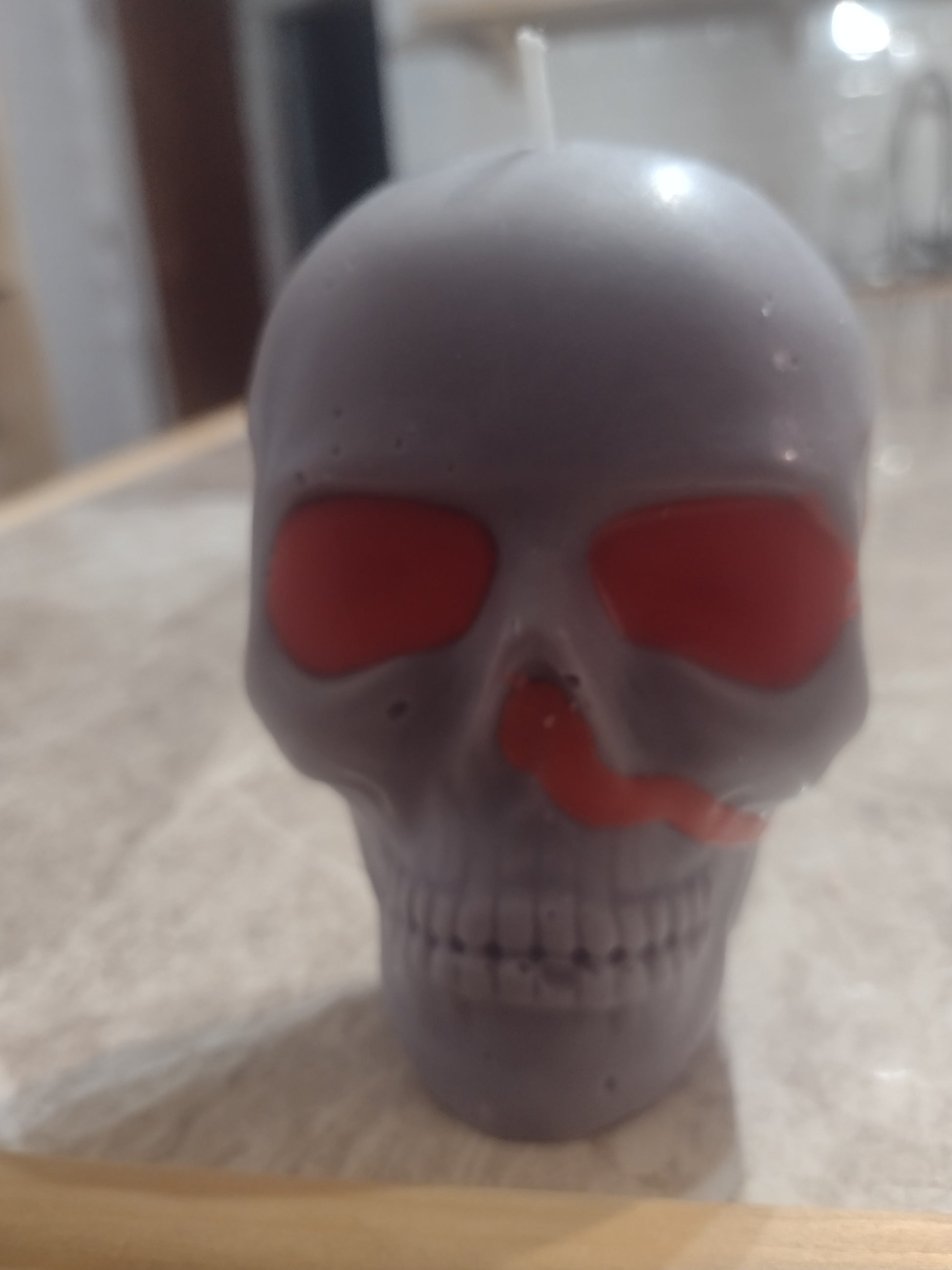 Hand-poured Skull Candle – Eco-Friendly Soy Wax | Crimson Gaze